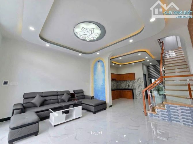CHỦ NGỘP THỞ CẦN BẤN GẤP NHÀ LẦU GIÁ TỐT CHO GIA ĐÌNH TRẺ, GIÁP PHƯỜNG BỬU LONG - 1