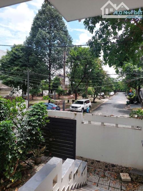 Cho thuê nhà nguyên căn MTNB đường số 10 -Khu bên sông Hiệp Bình Chánh liền kè Gigamall - 1
