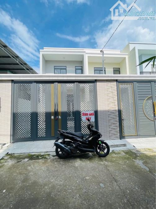 BÁN CĂN NHÀ MẪU HIỆN SỔ HỒNG RIÊNG VỊ TRÍ KHU DÂN CƯ ĐÔNG ĐÚC - 1