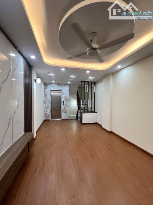 BÁN NHÀ ĐƯỜNG THẠCH BÀN 40M2, 6 TẦNG THANG MÁY, Ô TÔ ĐỖ CỔNG, 8.7 TỶ. - 1