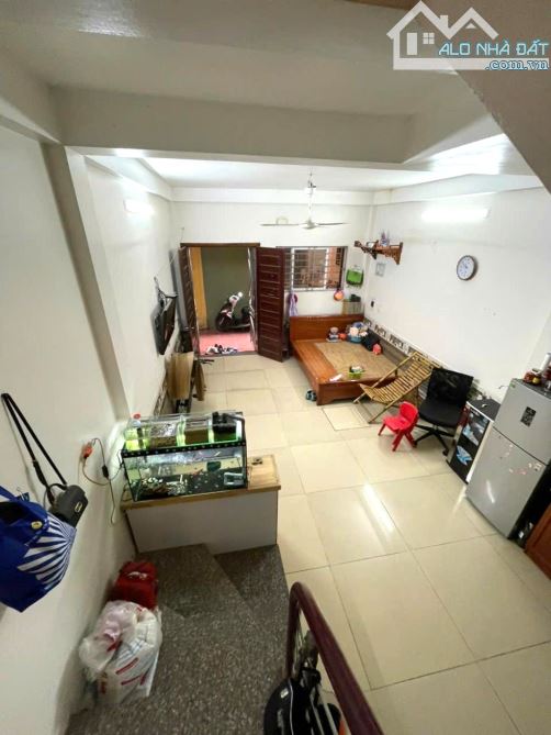 BÁN NHÀ ĐƯỜNG THẠCH BÀN 35M2, 4 TẦNG, NGÕ THÔNG, Ô TÔ ĐỖ CỔNG, 5.8 TỶ. - 1