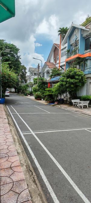 Bán Biệt Thự đường số 6 Khu Dân Cư Vĩnh Lộc, 200m2 ( 10 x 20 ) 3 TẦNG 4 PN lớn, View đẹp - 1