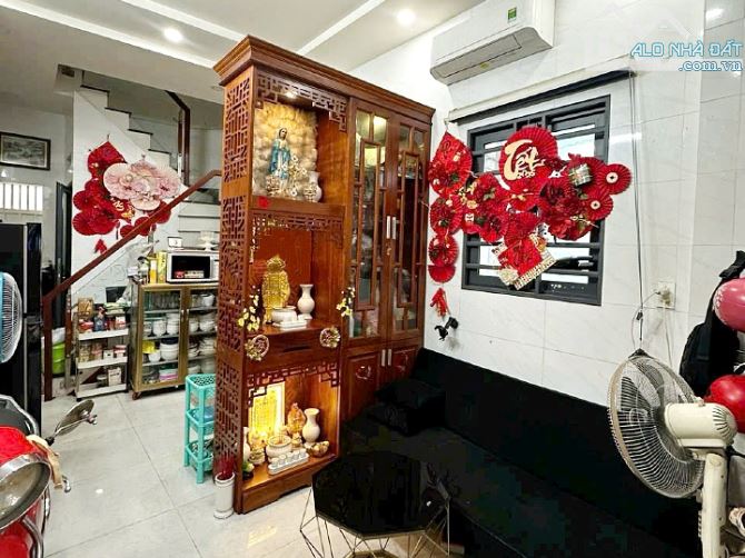 Cần bán nhà 2 lầu sân thượng hẻm Võ Văn Kiệt, Q5 - 1
