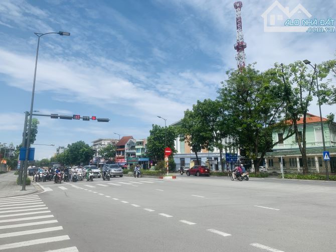 🔥🔥Bán nhà 2 Tầng đường Mặt Tiền Hà Nội 140m2 ( ngang 8m ) 🎯 Vị trí đắc địa KD - 1