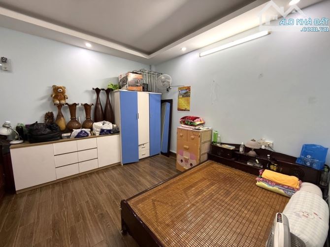 BÁN NHÀ ĐƯỜNG VIỆT HƯNG 35M2, 5 TẦNG, NGÕ THÔNG, Ô TÔ ĐỖ CỔNG, 5.55 TỶ - 1