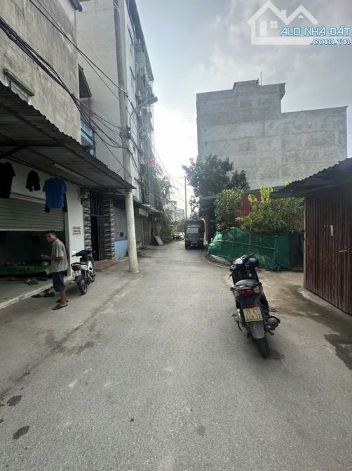 Lý Thánh Tông / Nhà C4 65m, 4m tiền, 14.2 tỷ / Ô tô tránh, Kinh doanh tấp nập sáng tối - 1