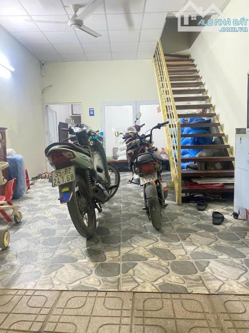 Lý Thánh Tông Trâu Quỳ / Nhà 2T 89m, 4m tiền, 17.6 tỷ / Ô tô tránh, Vỉa hè KD bát ngát - 1