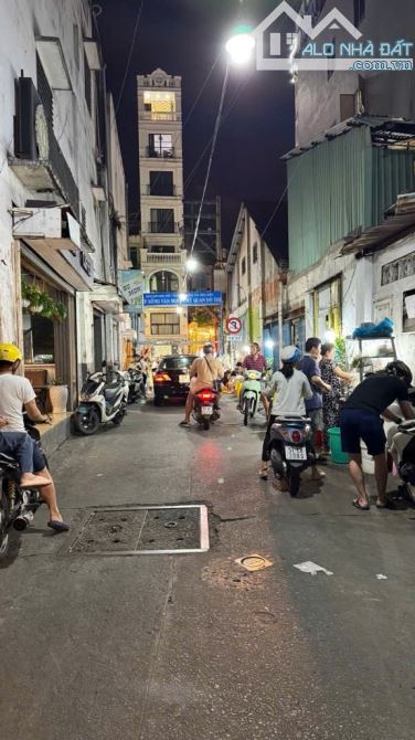 NGAY PHAN ĐÌNH PHÙNG, GIÁP QUẬN 1, HẺM XE HƠI 6M THÔNG, 53M2, 3 TẦNG, 3PN, NHỈNH 12 TỶ - 1