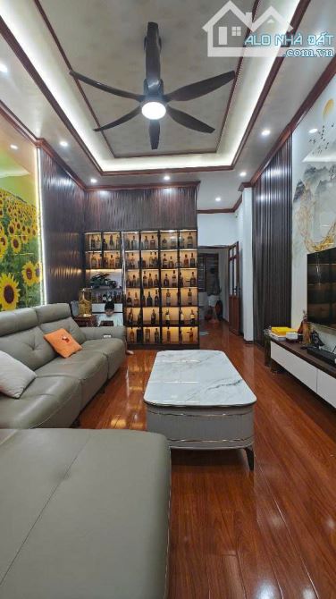 𝐏𝐇Ố KHƯƠNG HẠ 𝐍𝐇À 𝟓 𝐓Ầ𝐍𝐆 𝐒𝐈Ê𝐔 ĐẸ𝐏- - 3 GÁC ĐỖ 𝐂Ử𝐀 - 20M RA Ô TÔ TRÁNH 🚘🚘🚘 - 1
