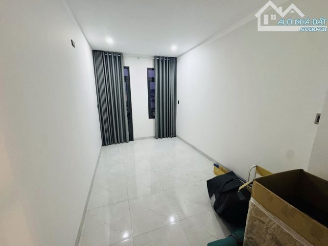 Cho thuê nhà nguyên căn Lê Hồng Phong, Phước Long, Nha Trang DT sử dụng 130m2 4pn - 1