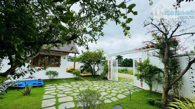 BÁN CĂN NHÀ VƯỜN RỘNG 20M ngay CHỢ LÁNG DÀI GẦN BIỂN LỘC AN. Dt: ngang 20x23m( 460 - 1