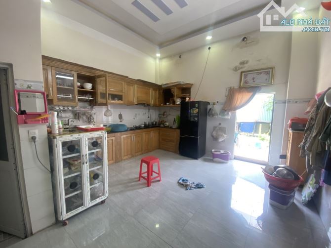 Nhà 4 tầng mặt tiền Nguyễn Thị Minh Khai giá 6.8 tỷ vừa ở vừa kinh doanh - 1