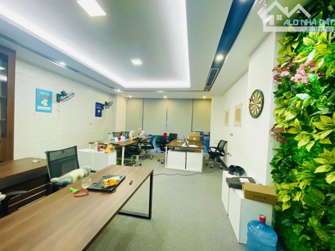 Bán tòa nhà văn phòng quận Cầu Giấy, mặt đường Phạm Văn Đồng, 200m2 , MT 11m, 9 tầng. - 1