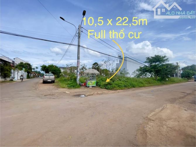 Bán lô đất góc 2 mặt tiền Khu đấu giá Buôn Ju Mặt tiền đường D6 dài 22,5m giá 5.5 Tỷ - 1