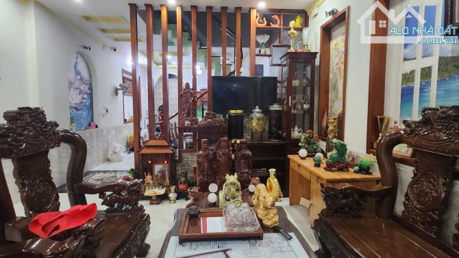Nhà mới 5 tầng Mặt tiền Nguyễn Thị Minh Khai 122m2 có hầm tiện ở và cho thuê văn phòng - 1