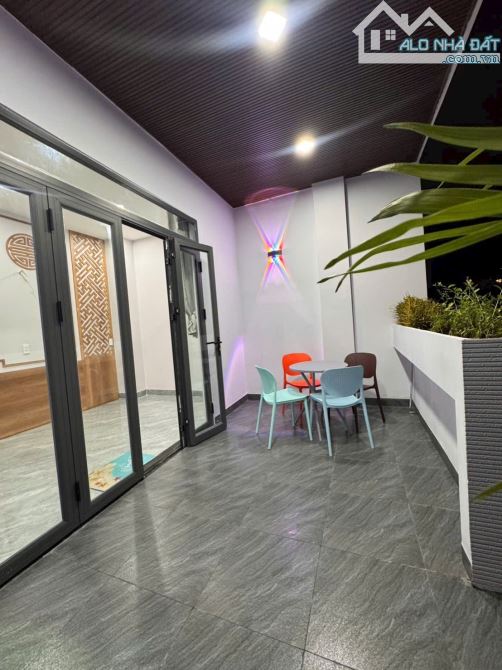 Nhỉnh 5 tỷ có nhà đẹp ở luôn, 3 tầng 3 mê đúc, sát BiG C Hùng Vương - 1