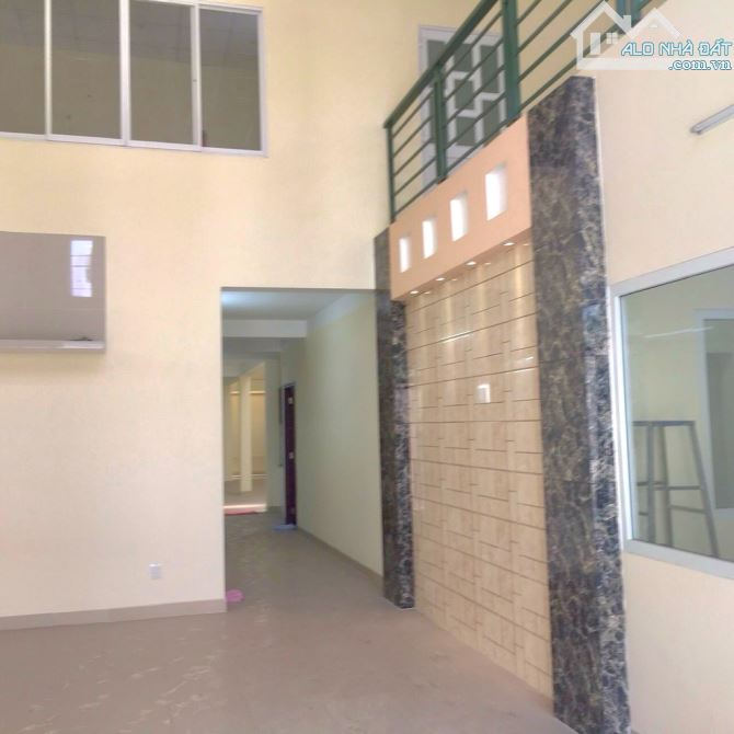 BÁN NHÀ ĐẸP LIỀN TỈN.H LỘ 10 - KH.U TÊ.N LỬ.A - ĐƯỜNG XE TẢI - ( 8.2X37M ) - 1