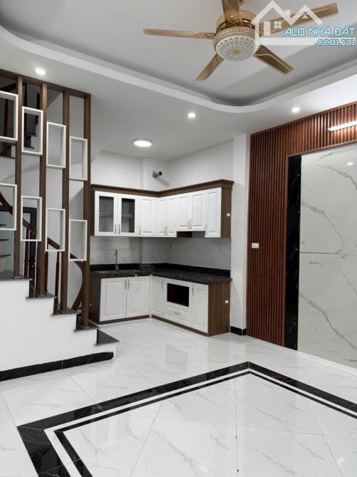 Bán nhà Xuân Đỗ, Long Biên, nhà mới tinh, mặt tiền rộng, diện tích 35m2, giá hơn 5 tỷ - 1