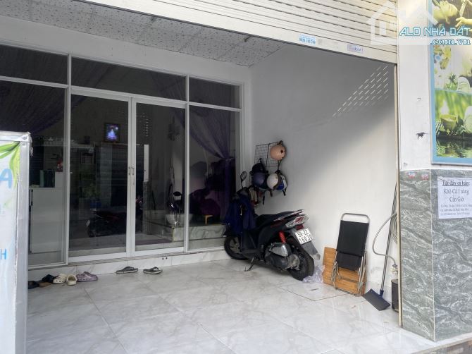 🧨🧨🧨MẶT TIỀN KINH DOANH - TRUNG TÂM CHỢ THỦ ĐỨC - 60M2 - CẤP 4 TIỆN XÂY SỬA - DÒNG TIỀN - 1