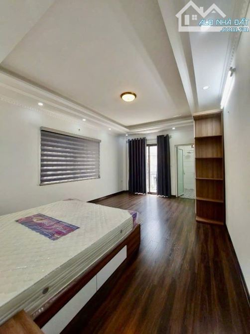 ĐẲNG CẤP LONG BIÊN - DT 80M - 5 TẦNG - LÔ GÓC - THANG MÁY - Ô TÔ - GIÁ 14.5 TỶ - 1