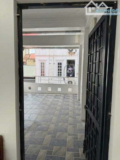 Bán nhà riêng 3PN, 3WC, 35 m2 tại Ngọc Khánh,Giảng Võ, giá 8 tỷ VND, ngõ xe ba gác, thoáng - 1