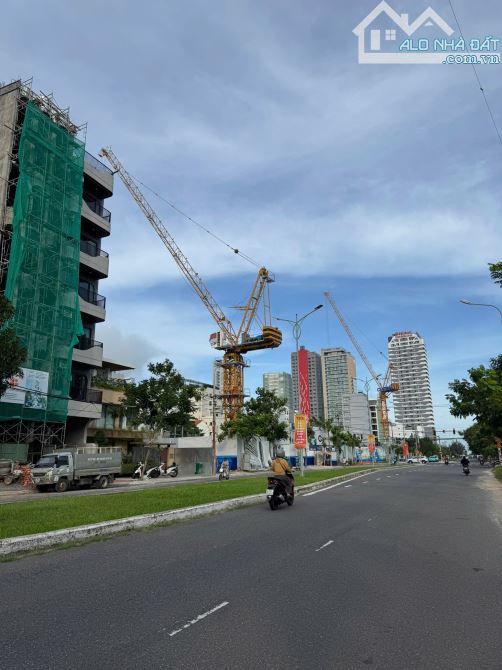 Bán lô đất biển đẹp 90m2 MT đường lớn Vương Thừa Vũ,  Gần Bãi tắm biển Công viên Cá Voi - 1