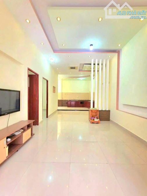 Bán nhà ĐẸP Trung Tâm Dĩ An,Ngang 8M,đường 10M thông thoáng,gần Vincom - 1