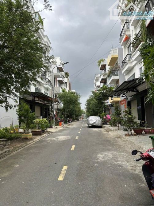 BÁN NHÀ 4 TẦNG ĐẦY ĐỦ NỘI THẤT- CÓ THANG MÁY-GẦN QL1A- VÕ THỊ LIỄU- 56M² -HẺM 6M-GIÁ 8TỶ - 1