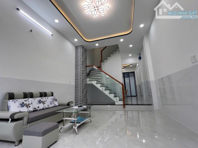 CHÍNH CHỦ GỬI BÁN NHÀ 3TẦNG MỚI TINH DT62M NGAY ĐƯỜNG GÒ CÁT,HẺM XE HƠI,CHỈ NHỈNH 6TỶ - 1