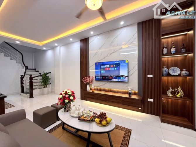 Siêu phẩm phố Khương Đình! Vài bước chân ra mặt phố ba gác đỗ cửa nhà mới đẹp 35m2*5T giá - 1