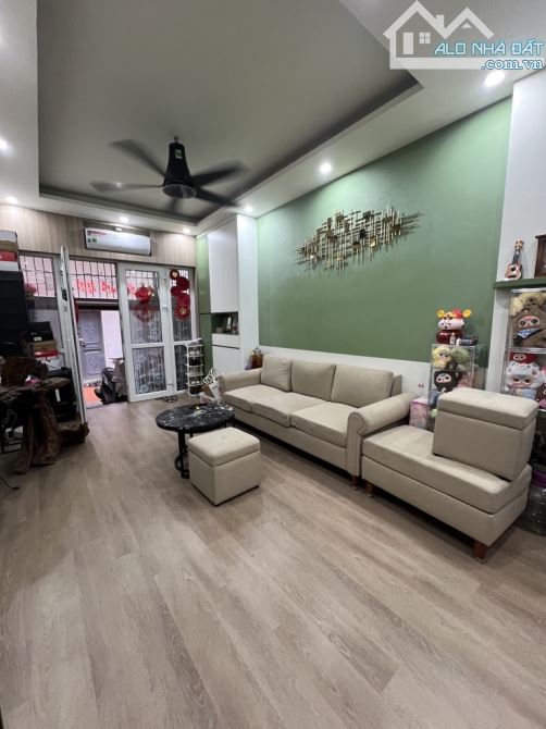 Nhà đẹp long lanh phố Lâm Du 60m2- 4T, dân xây chắc chắn, 5 phút cầu Chương Dương - 1