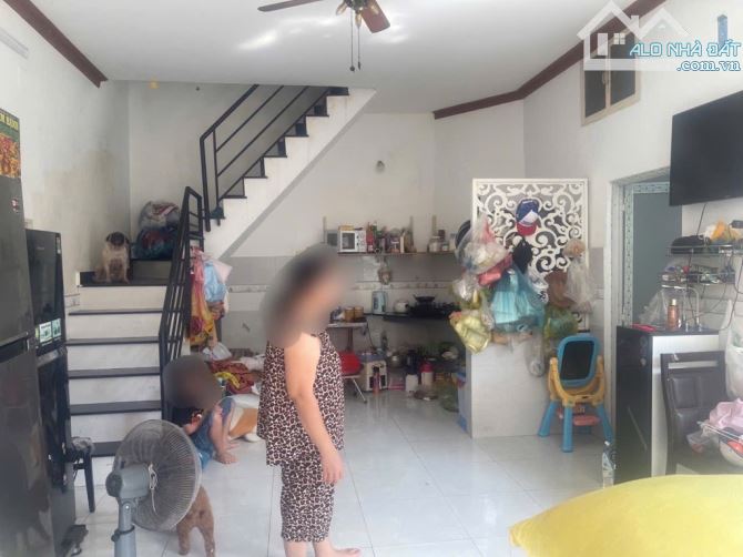 SÁT MẶT TIỀN CHỢ LINH XUÂN THỦ ĐỨC, Ngang khủng 13M, 2 TẦNG BTCT, HẺM XE HƠI, 3.8 TỶ - 1