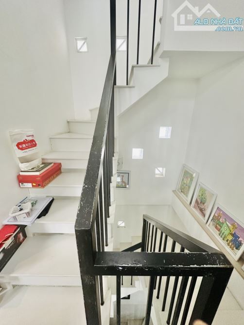 NHÀ 4 TẦNG ĐƯỜNG CAO THẮNG QUẬN 10 chỉ nhỉnh 12 ty - 1