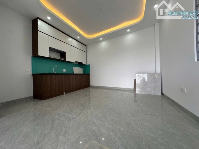 BÁN ĐẤT TẶNG NHÀ 3 TẦNG MỚI SẴN Ở,500M RA CẦU THƯỢNG CÁT - 1
