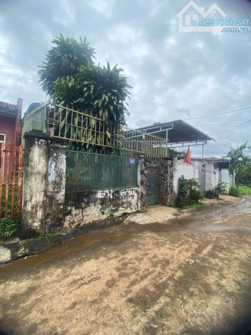 MUA ĐẤT TẶNG NHÀ CẤP 4 – HAI MẶT TIỀN CỰC ĐẸP – GIÁ CHỈ 2TỶ - 1