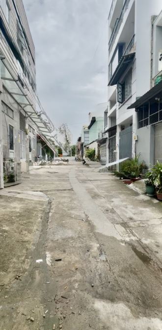 An Lạc Bình Tân- hẻm ô tô- 234m2 -DT8.5x27,5m - hai căn 3 tầng . - 1
