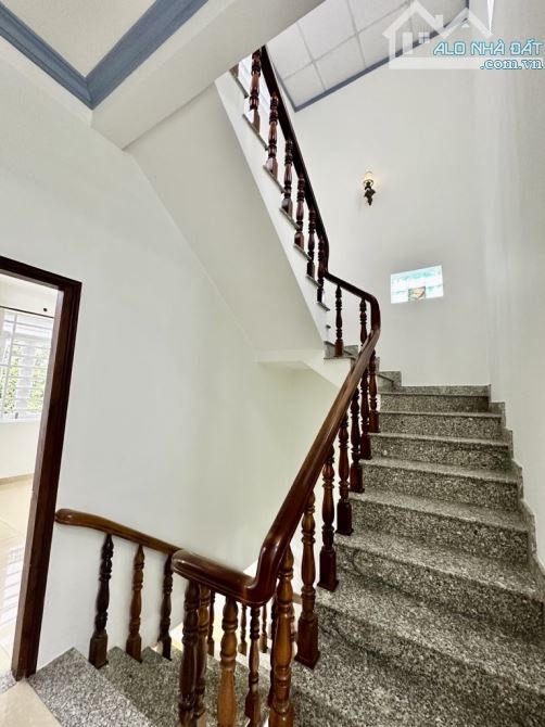 NHÀ ĐẸP 3 TẦNG HẺM Ô TÔ NGAY NGÃ TƯ PHẠM VĂN ĐỒNG, ĐƯỜNG SỐ 9, LINH TÂY, THỦ ĐỨC - 1