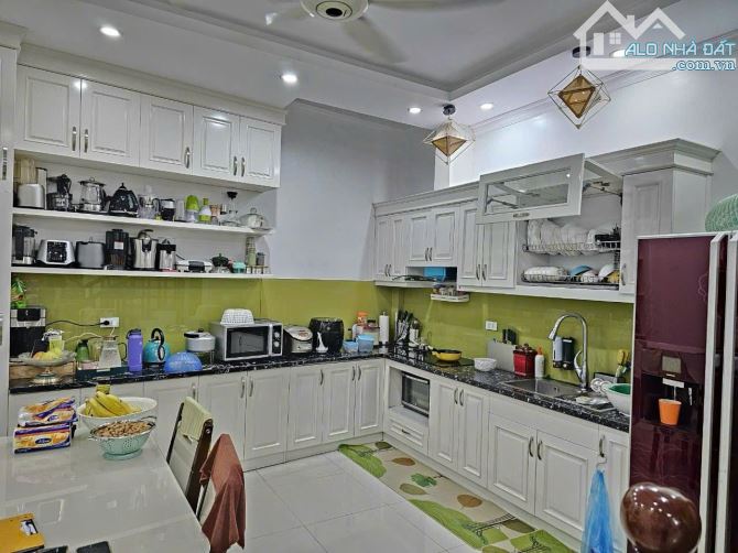BÁN NHÀ 4 TẦNG DÂN XÂY PHỐ BỒ ĐỀ 60M2,MẶT TIỀN RỘNG,NGÕ TO , FULL NỘI THẤT, 15TỶ. - 1