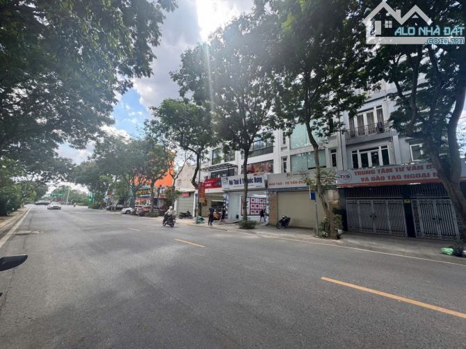 Bán nhanh lô đất 50 m mặt tiền hậu 5 m cách 10m ra mặt phố Việt Hưng giá rất hợp lý - 1