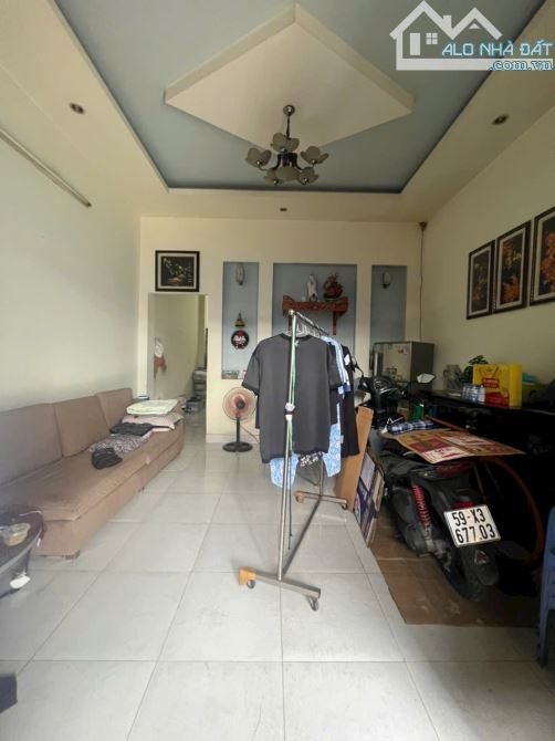 Nhà cấp 4 Trường Thọ, gần ga Metro, DT 65m², giá chỉ 5,3 tỷ - 1