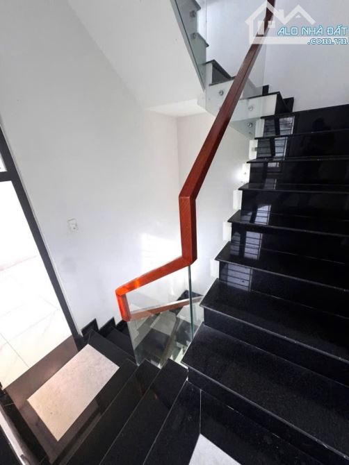Chính chủ cần bán nhanh căn nhà 3 tầng lô góc kiệt.3m đường điện biên phủ - 1