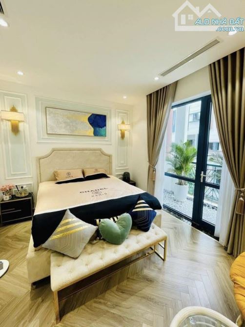 Bán nhà gần Xã Đàn - Trung Tâm Đống Đa - 56m2 x 6 Tầng - Mặt Tiền Bề Thế - Nhà Đẹp - C - 1