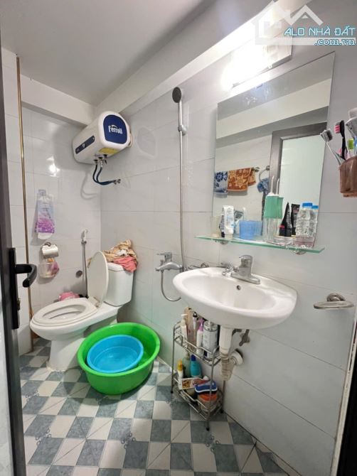 Bán nhà mặt đường Hoàng Quốc Việt , ngay gần ngã tư Cống Dôi - 1