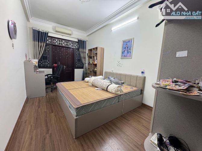 25M RA MẶT PHỐ - DỊCH VỌNG - CẦU GIẤY - LÔ GÓC 65M2 - 4 TẦNG 1 TUM - Ở HOẶC VP CÔNG TY - 22