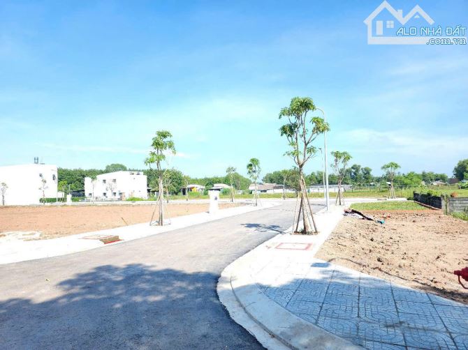 Bán đất KDC Long Thành - giá chỉ 13triệu/m2- Sổ Hồng Riêng -Mặt tiền đường Phùng Hưng - 12