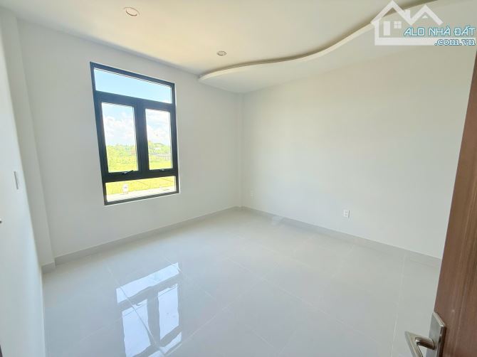 Nhà 1 trệt 2 lầu 3 PN 3 WC mới đẹp nội thất xịn sò diện tích sử dụng 220m2 đường lớn - 12