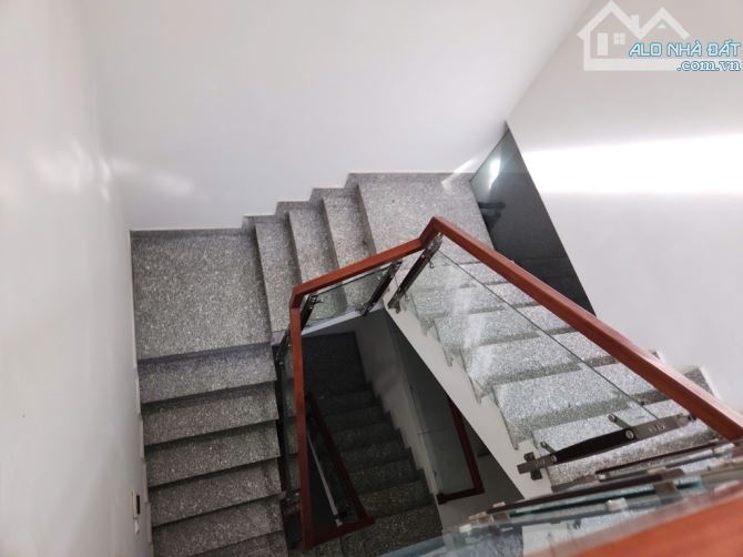 🎉🎉💥💥NHÀ 3 TẦNG 3 MÊ BẦU NĂNG 6📌Vị trí: 👉 Cách biển 400m, - 12