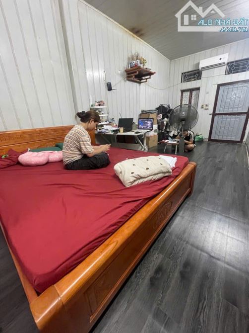 BÁN NHÀ CẤP 4 PHÂN LÔ NGÕ 512 NGỌC HỒI, 2 THOÁNG TRƯỚC SAU, Ô TÔ ĐỖ CỬA, SỔ VUÔNG VẮN - 2