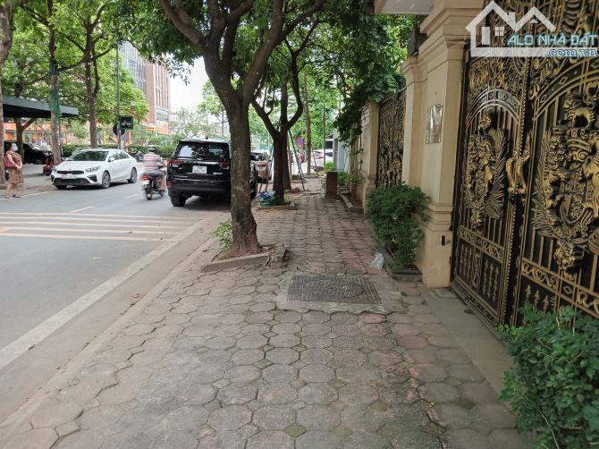 Biệt thự sân vường Công viên Cầu Giấy - Đường rộng 20m - 330m2 - MT 16,5m - hầm - 119 tỷ - 2
