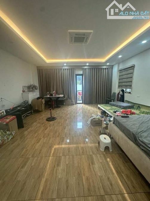 -SIÊU PHẨM PHỐ HUẾ- ĐẠI CỔ VIỆT  - DT 52m2 x 3 tầng - thang máy, MT 8.2m - Nhà mặt tiền - 2